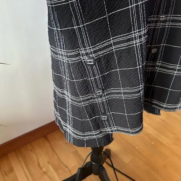 HABITAT clothes to live in size small black top with white striping, relaxed fit - Picture 7 of 9